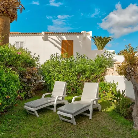 Апартаменты Lovely House In First Line