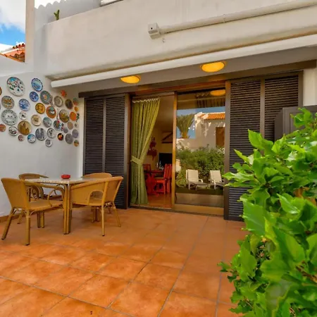 Апартаменты Lovely House In First Line Плая-де-лас-Америкас